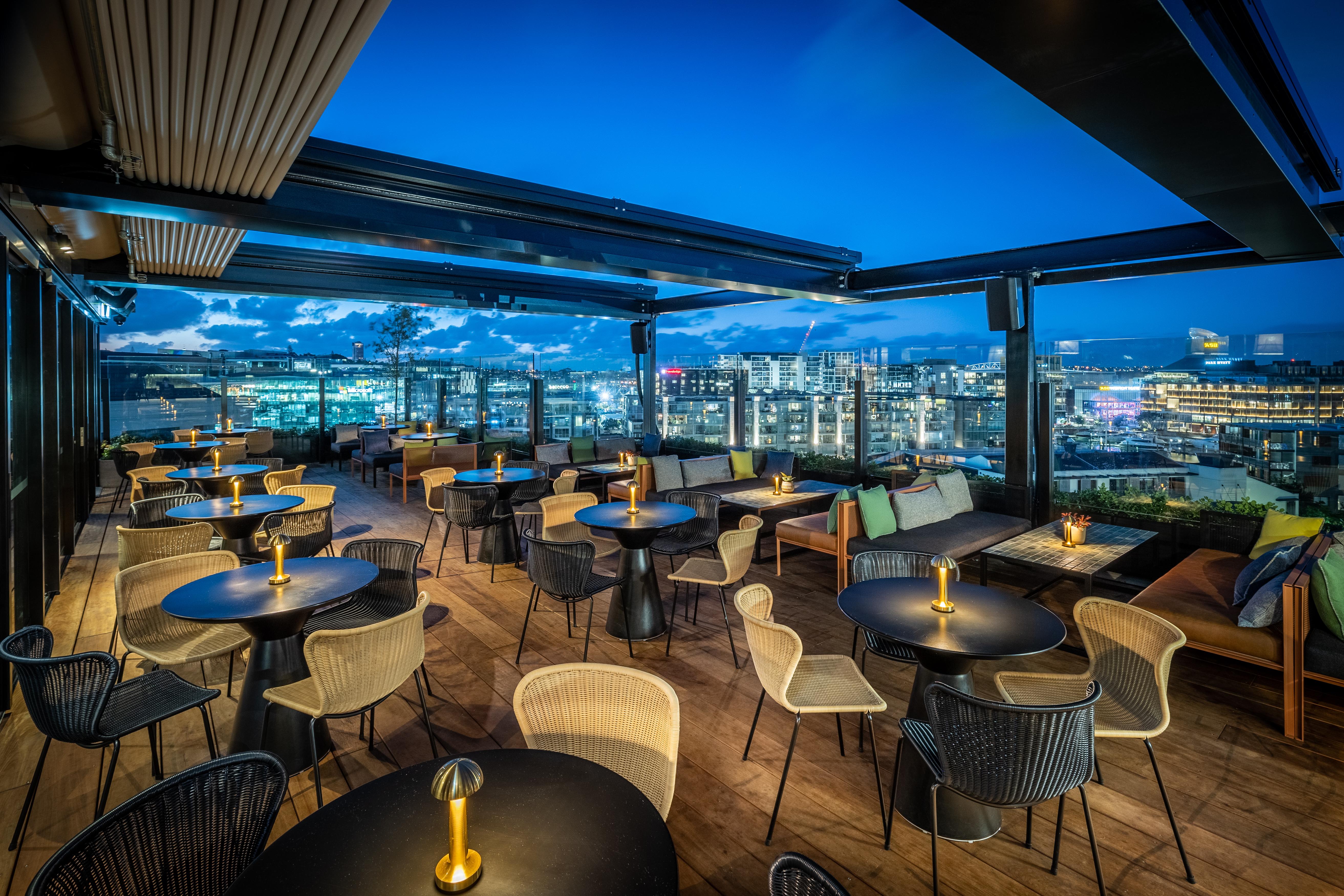 Готель Qt Окленд Екстер'єр фото The Sky Bar